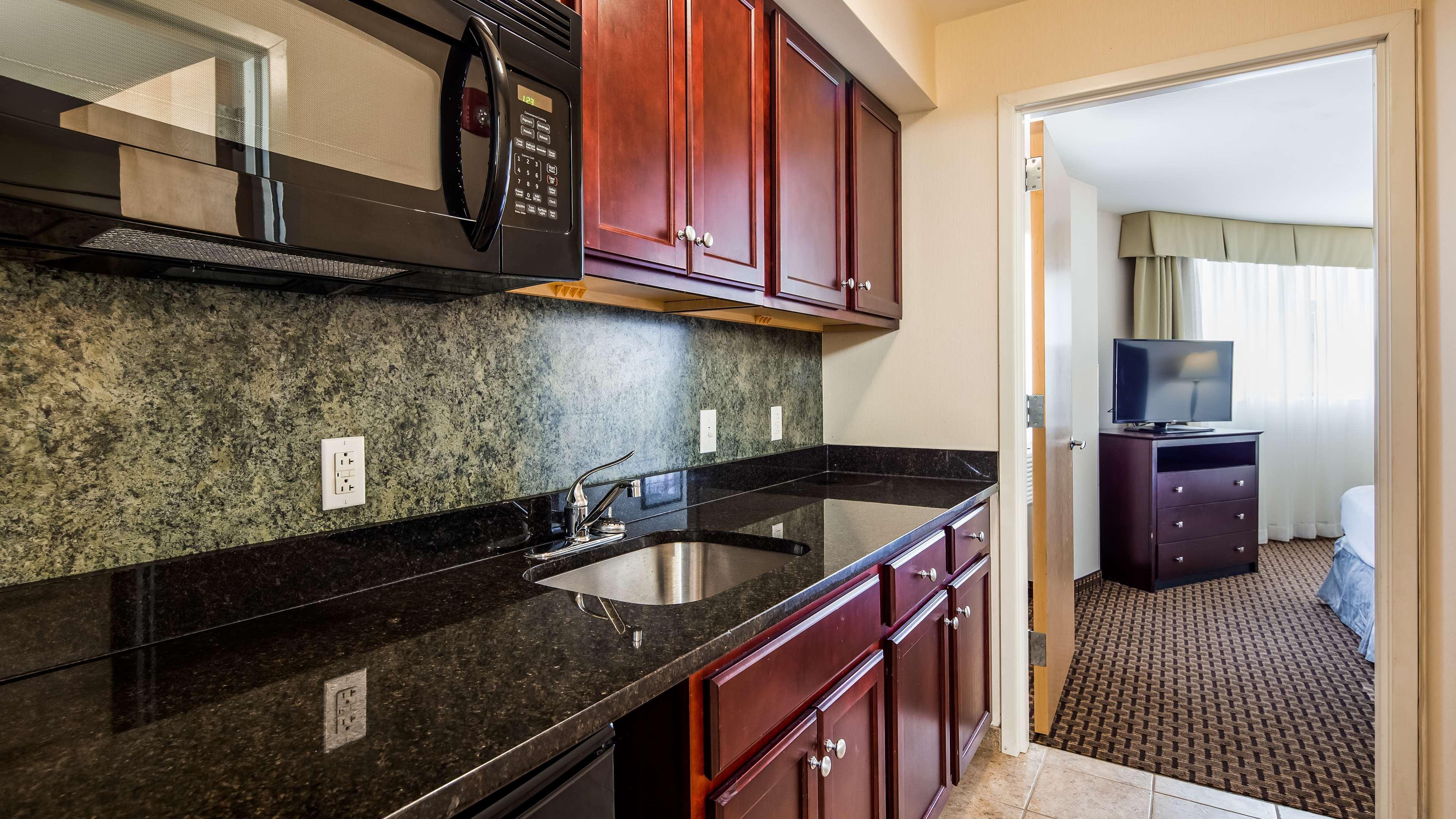 Best Western Plus Philadelphia Airport South - At Widener University Chester Ngoại thất bức ảnh