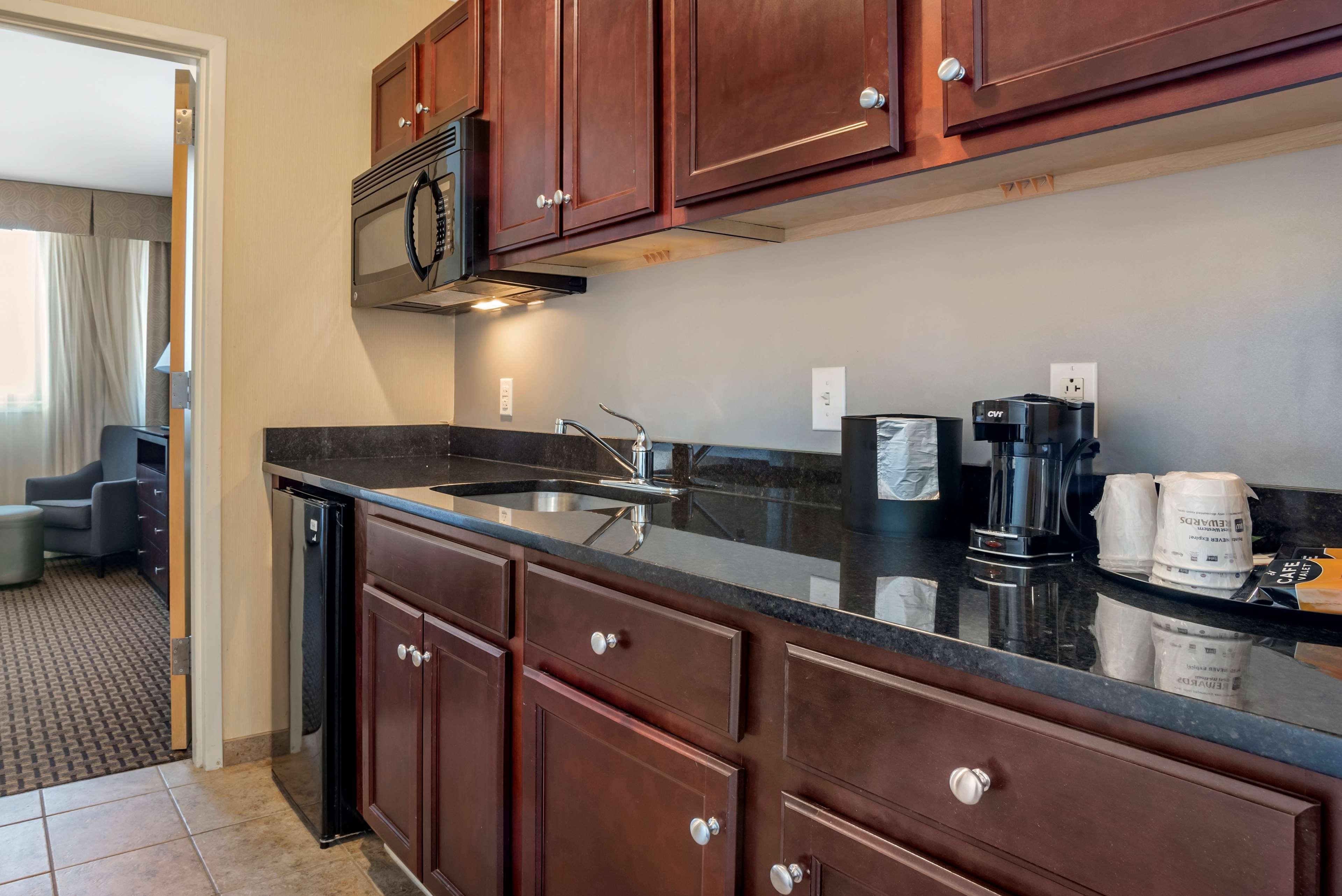 Best Western Plus Philadelphia Airport South - At Widener University Chester Ngoại thất bức ảnh